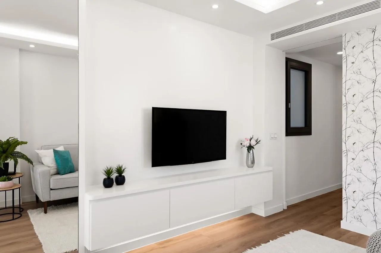 Sunny Modern Apartment Perfect Located Estepona Spain